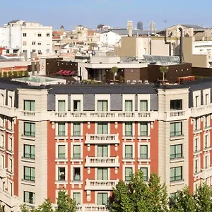 4* Otel The Corner