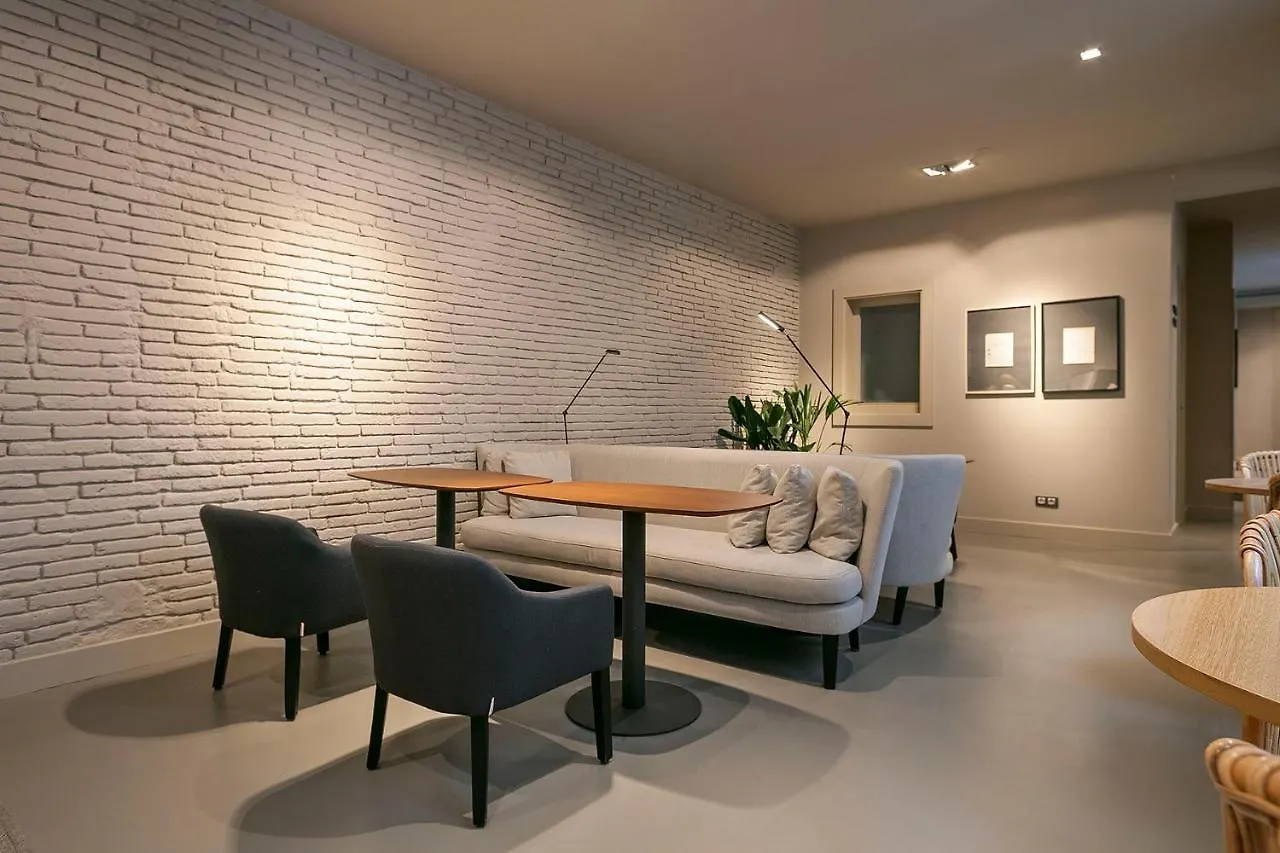 Uma Suites Pau Claris Barselona 3*,  İspanya