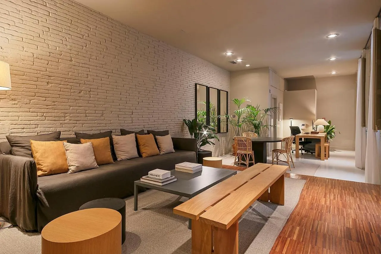 Uma Suites Pau Claris Barselona