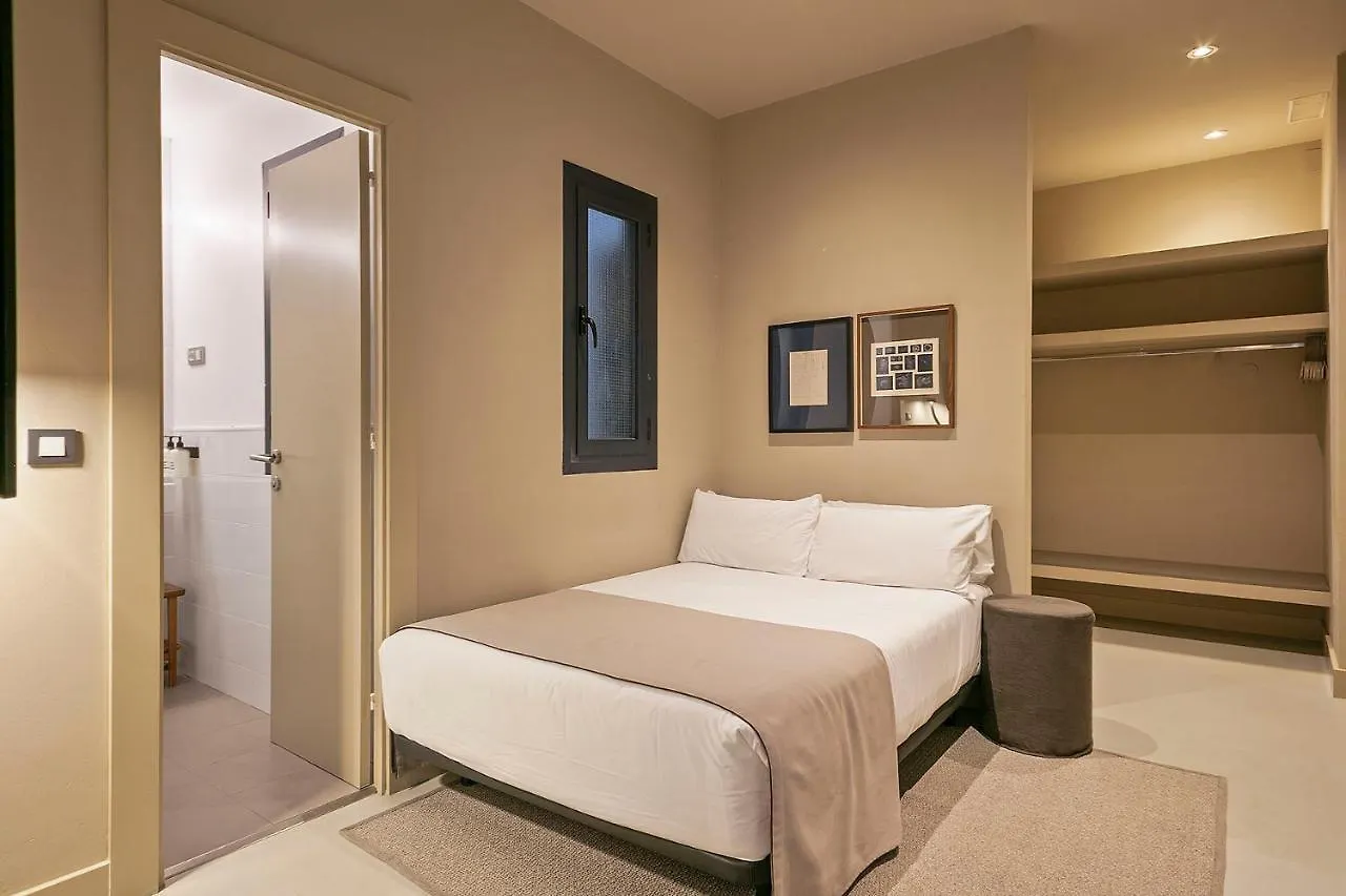 Konukevi Uma Suites Pau Claris Barselona