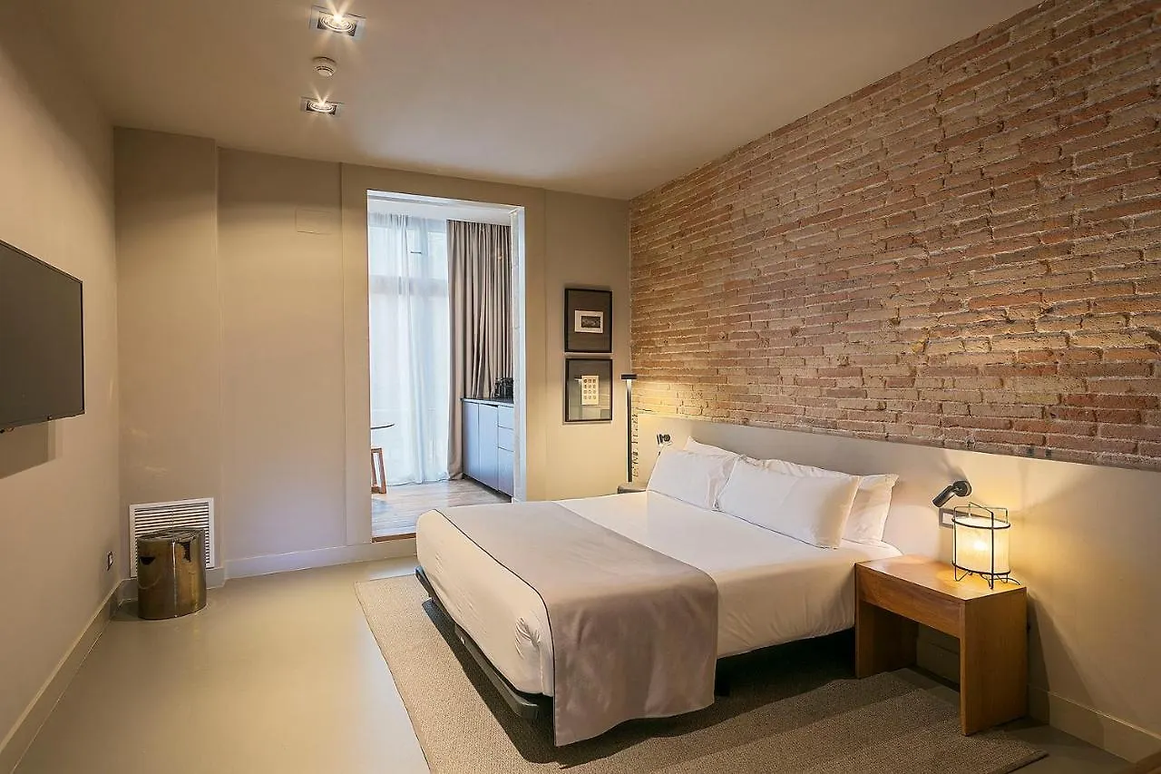 Uma Suites Pau Claris Barselona Konukevi