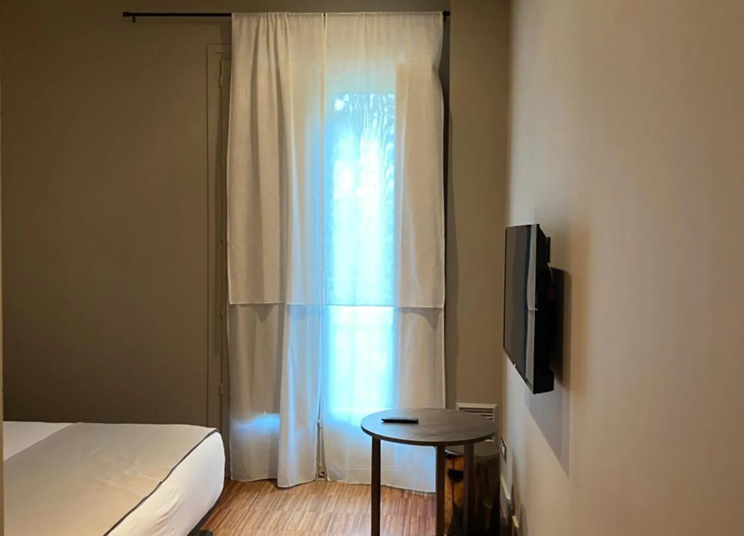 Uma Suites Pau Claris Barselona 3*,