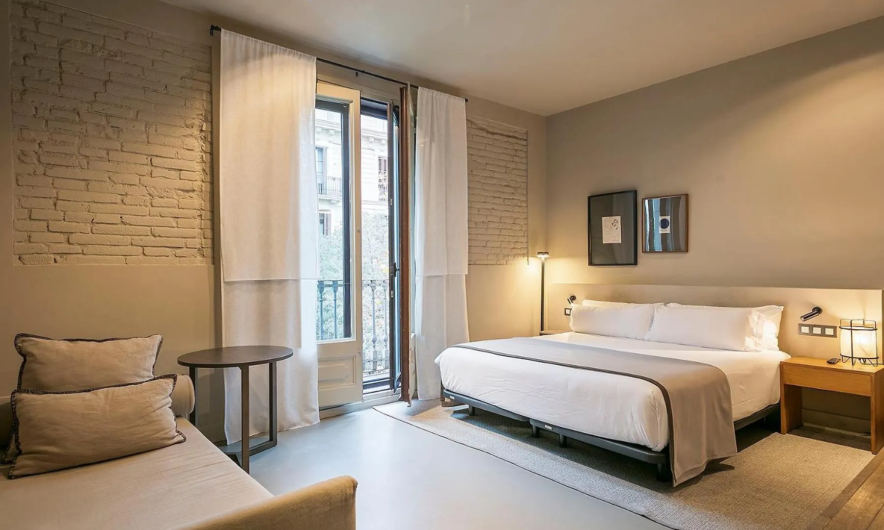 *** Konukevi Uma Suites Pau Claris Barselona İspanya