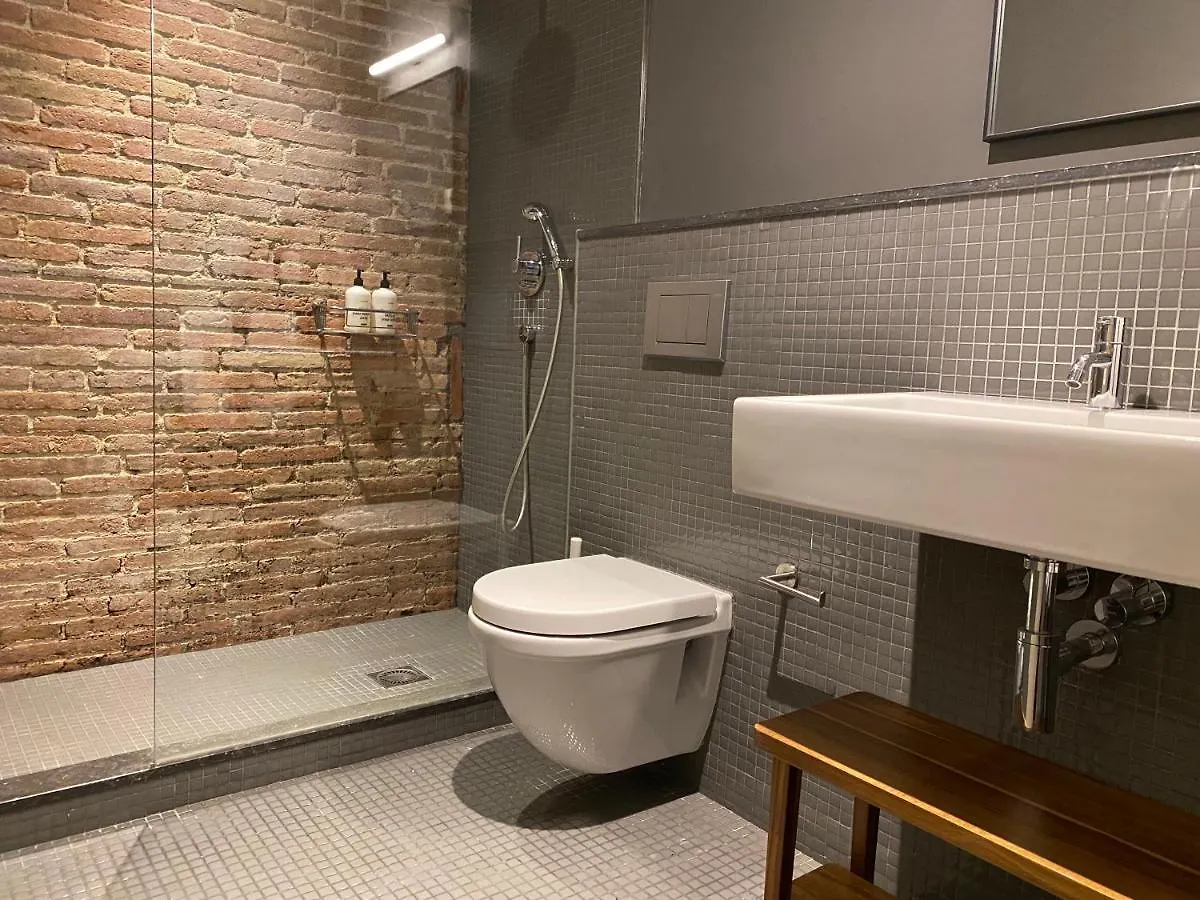 Uma Suites Pau Claris Barcelona