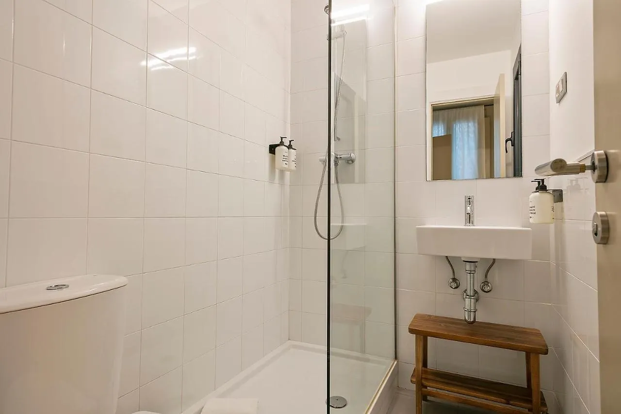 *** Vendégház Uma Suites Pau Claris Barcelona Spanyolország